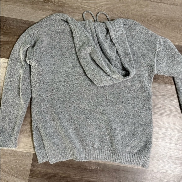 Forever 21 Heather Gray Men's Sweater - Picture 3 of 3